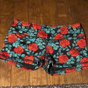 Fleo rose shorts